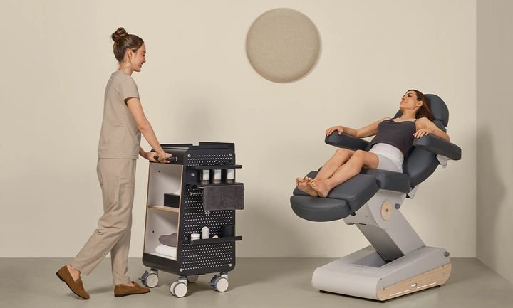 Fotel kosmetyczny NAGGURA® SWOP B4 UP z podgrzewanym materacem z pianką MEMORY i super miękką tapicerką SOFT PU NAGGURA® SKIN | 3 kolory  