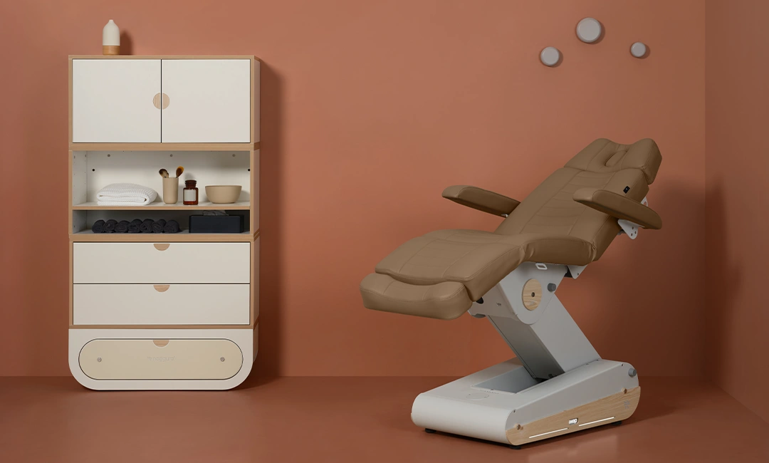 Fotel kosmetyczny NAGGURA® SWOP B4 GR z podgrzewanym materacem i tapicerką SOFT PU NAGGURA® SKIN odporną na wirusy, plamy i UV | 3 kolory 