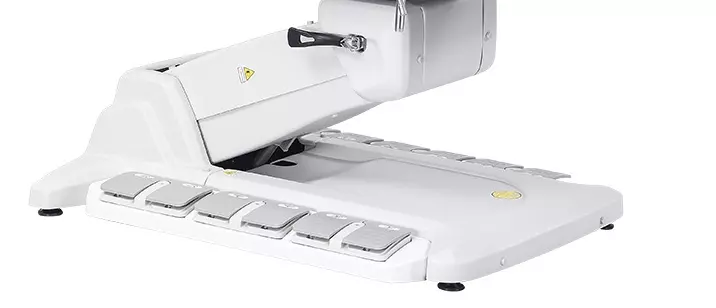 Fotel kosmetyczny WEELKO® SIMUS obrotowy 110° z funkcją ginekologiczną z pełno ruchomym zagłówkiem i sterowaniem nożnym 1nozne_2