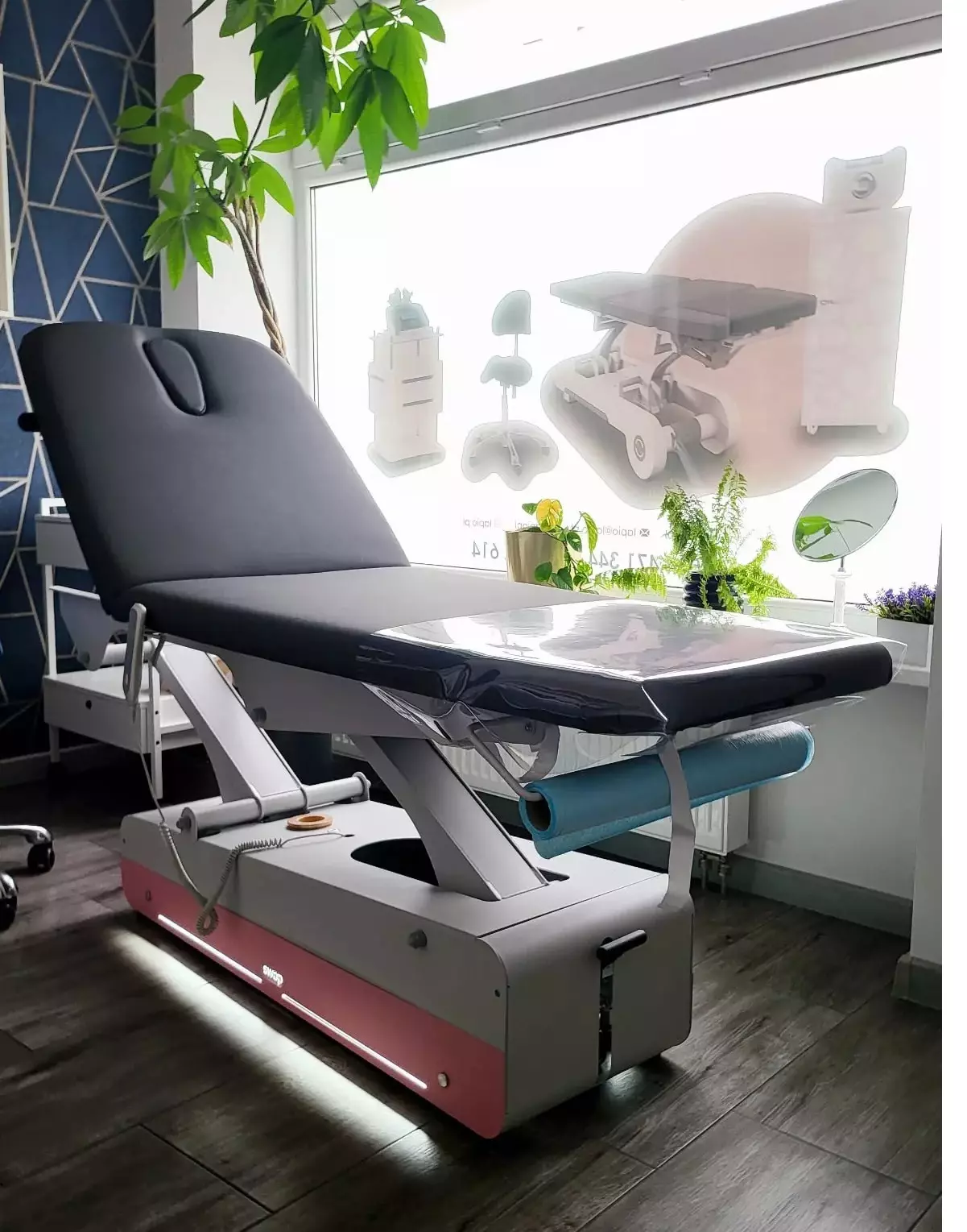 Leżanka kosmetyczna NAGGURA® SWOP 2L STARTER MASSAGE | Łóżko do fizykoterapii z pilotem i bezszwową tapicerką z technologią Permablok 3© odporną na bakterie, plamy i UV |  + GRATIS AnyConv.com__naggura_fizjo