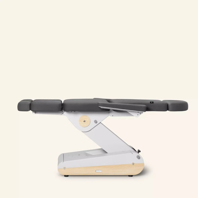 Fotel podologiczny NAGGURA® SWOP P3 PRO podświetlany z pilotem i tapicerką z technologią Permablok 3© odporną na plamy, zarazki i UV 