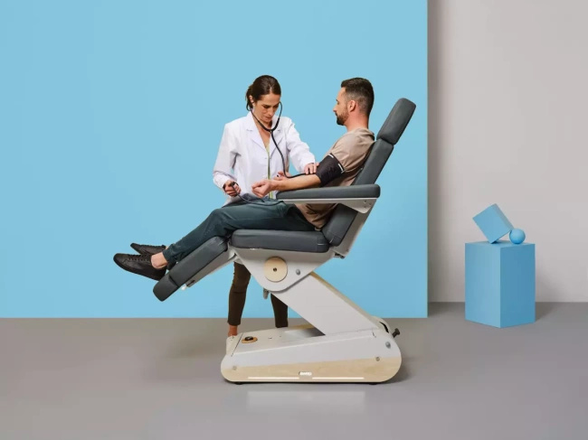 Fotel kosmetyczny NAGGURA® SWOP B4 PRO podświetlany z tapicerką  Naggura® Skin z technologią Permablok 3© odporną na bakterie, plamy i UV | bez lub z podgrzewaniem | Fotel medyczny