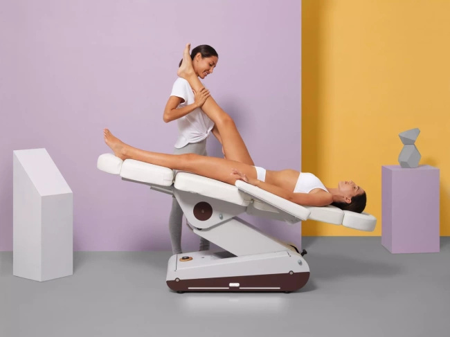 Fotel kosmetyczny NAGGURA® SWOP B4 PRO podświetlany z tapicerką  Naggura® Skin z technologią Permablok 3© odporną na bakterie, plamy i UV | bez lub z podgrzewaniem | Fotel medyczny