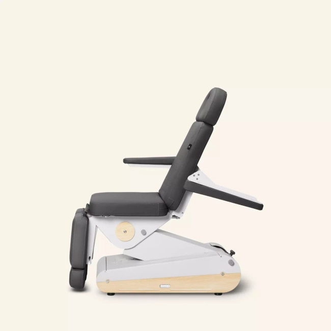 Fotel podologiczny NAGGURA® SWOP P3 PRO podświetlany z pilotem i tapicerką z technologią Permablok 3© odporną na plamy, zarazki i UV 