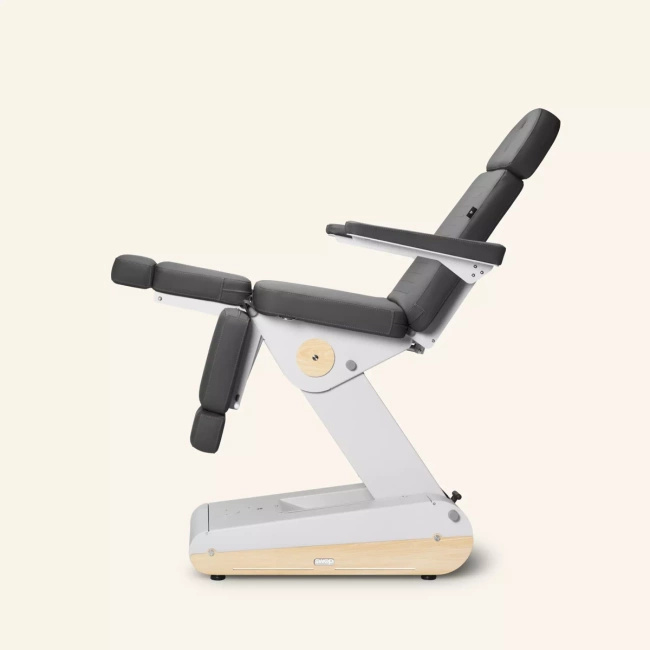 Fotel podologiczny NAGGURA® SWOP P3 PRO podświetlany z pilotem i tapicerką z technologią Permablok 3© odporną na plamy, zarazki i UV 