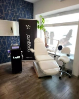 Fotel kosmetyczny NAGGURA® SWOP B4 PRO podświetlany z tapicerką  Naggura® Skin z technologią Permablok 3© odporną na bakterie, plamy i UV | bez lub z podgrzewaniem | Fotel medyczny