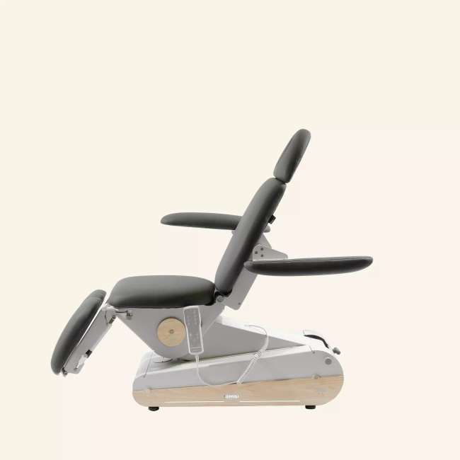 Fotel podologiczny NAGGURA® SWOP P3 UP podświetlany z podgrzewanym materacem i tapicerką Naggura® Skin | podnóżki regulowane góra-dół, przód-tył, na boki o 90° | 3 kolory | Fotel do pedicure wysokiego unoszenia