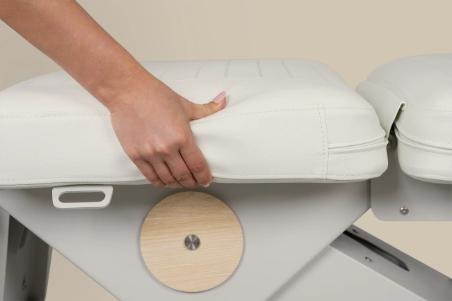 Fotel kosmetyczny NAGGURA® SWOP B4 PRO podświetlany z tapicerką  Naggura® Skin z technologią Permablok 3© odporną na bakterie, plamy i UV | bez lub z podgrzewaniem | Fotel medyczny