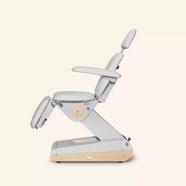 Fotel podologiczny NAGGURA® SWOP P3 UP podświetlany z podgrzewanym materacem i tapicerką Naggura® Skin | podnóżki regulowane góra-dół, przód-tył, na boki o 90° | 3 kolory 