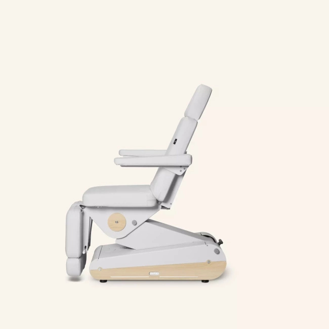 Fotel podologiczny NAGGURA® SWOP P3 PRO podświetlany z pilotem i tapicerką z technologią Permablok 3© odporną na plamy, zarazki i UV 