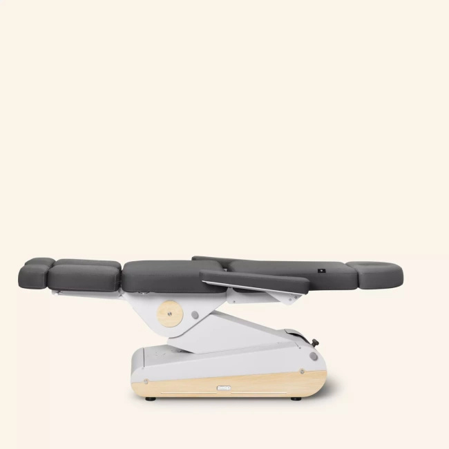 Fotel podologiczny NAGGURA® SWOP P3 PRO podświetlany z pilotem i tapicerką z technologią Permablok 3© odporną na plamy, zarazki i UV 