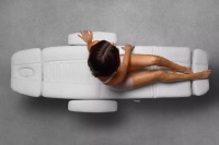 Fotel kosmetyczny NAGGURA® SWOP B4 UP GR z podgrzewanym materacem i tapicerką SOFT PU NAGGURA® SKIN odporną na wirusy, plamy i UV | 3 kolory 