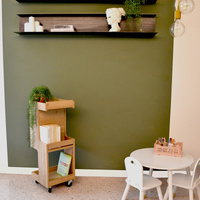 Stolik fryzjerski ARTECNO® ESSE z drewna | Mebel 3w1 ESPOZYTOR & POMOCNIK & STOLIK KAWOWY | ECO LINE