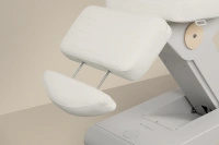 Fotel kosmetyczny NAGGURA® SWOP B4 PRO podświetlany z tapicerką  Naggura® Skin z technologią Permablok 3© odporną na bakterie, plamy i UV | bez lub z podgrzewaniem | Fotel medyczny