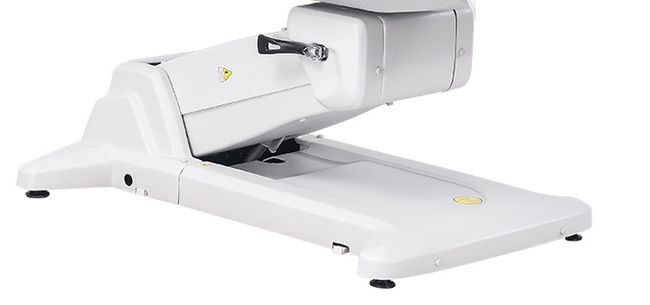 Fotel kosmetyczny WEELKO® SIMUS PLUS obrotowy 110° z pełno ruchomym zagłówkiem i odpinanym sterownikiem nożnym