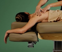 Łóżko kosmetyczne SPA NAGGURA® SWOP S4 GR z podgrzewaniem, tapicerką SOFT PU i podłokietnikami TwinLift®  | gruby i szeroki materac z pianką MEMORY