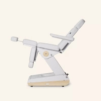 Fotel podologiczny NAGGURA® SWOP P3 PRO podświetlany z pilotem i tapicerką z technologią Permablok 3© odporną na plamy, zarazki i UV 