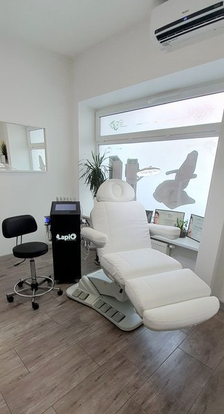 Fotel kosmetyczny WEELKO® TELLA elektryczny obrotowy 90° z pełnoruchomym zagłówkiem | fotel wysokiego unoszenia | bez lub z podgrzewaniem