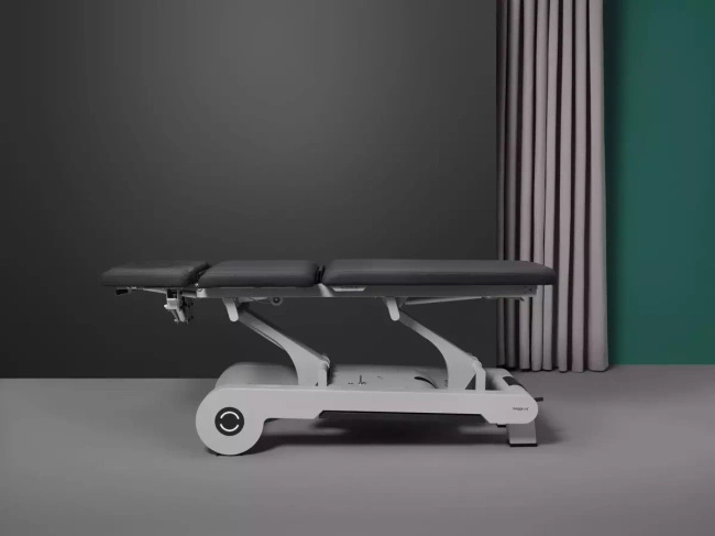 Leżanka fizjoterapeutyczna NAGGURA® N'RUN EVO 5S podświetlane z podłokietnikami Twinlift®, składanymi podłokietnikami bocznymi i podgrzewanym materacem 