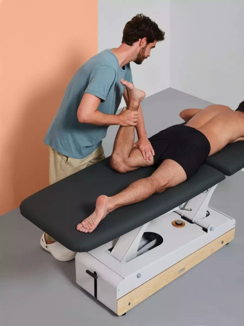 Leżanka kosmetyczna NAGGURA® SWOP 2L STARTER MASSAGE | Łóżko do fizykoterapii z pilotem i bezszwową tapicerką z technologią Permablok 3© odporną na bakterie, plamy i UV 