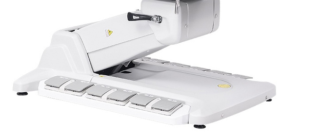 Fotel kosmetyczny WEELKO® SIMUS GYN PLUS obrotowy 110° z podpórkami ginekologicznymi, pełno ruchomym zagłówkiem i sterowaniem nożnym