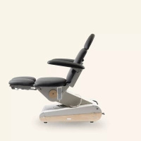 Fotel podologiczny NAGGURA® SWOP P3 UP podświetlany z podgrzewanym materacem i tapicerką Naggura® Skin | podnóżki regulowane góra-dół, przód-tył, na boki o 90° | 3 kolory | Fotel do pedicure wysokiego unoszenia