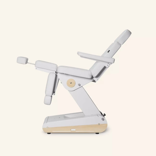 Fotel podologiczny NAGGURA® SWOP P3 PRO podświetlany z pilotem i tapicerką z technologią Permablok 3© odporną na plamy, zarazki i UV 