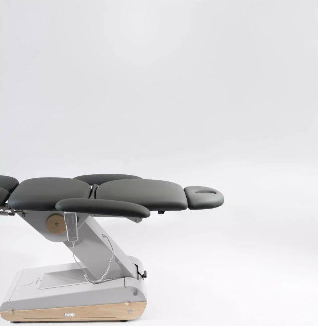 Fotel podologiczny NAGGURA® SWOP P3 UP podświetlany z podgrzewanym materacem i tapicerką Naggura® Skin | podnóżki regulowane góra-dół, przód-tył, na boki o 90° | 3 kolory | Fotel do pedicure wysokiego unoszenia